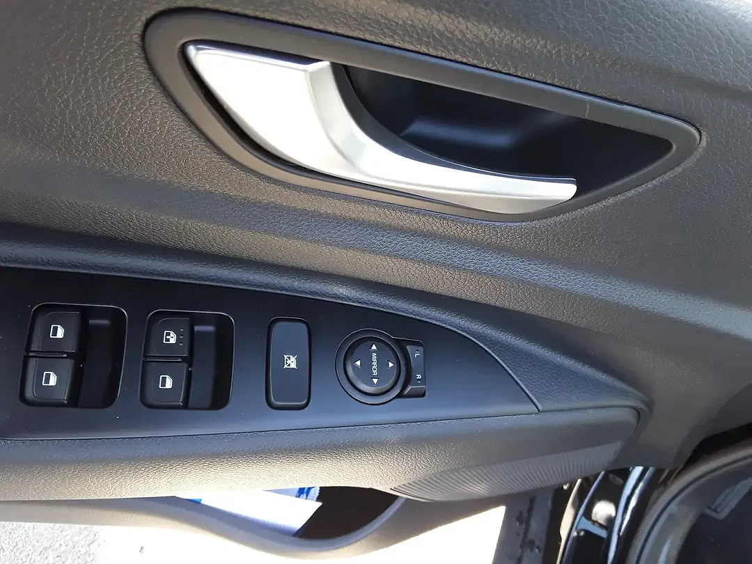 Kia Stonic - Thumbnail 11