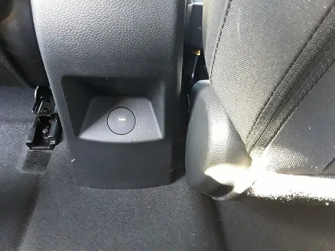 Kia Stonic - Thumbnail 9