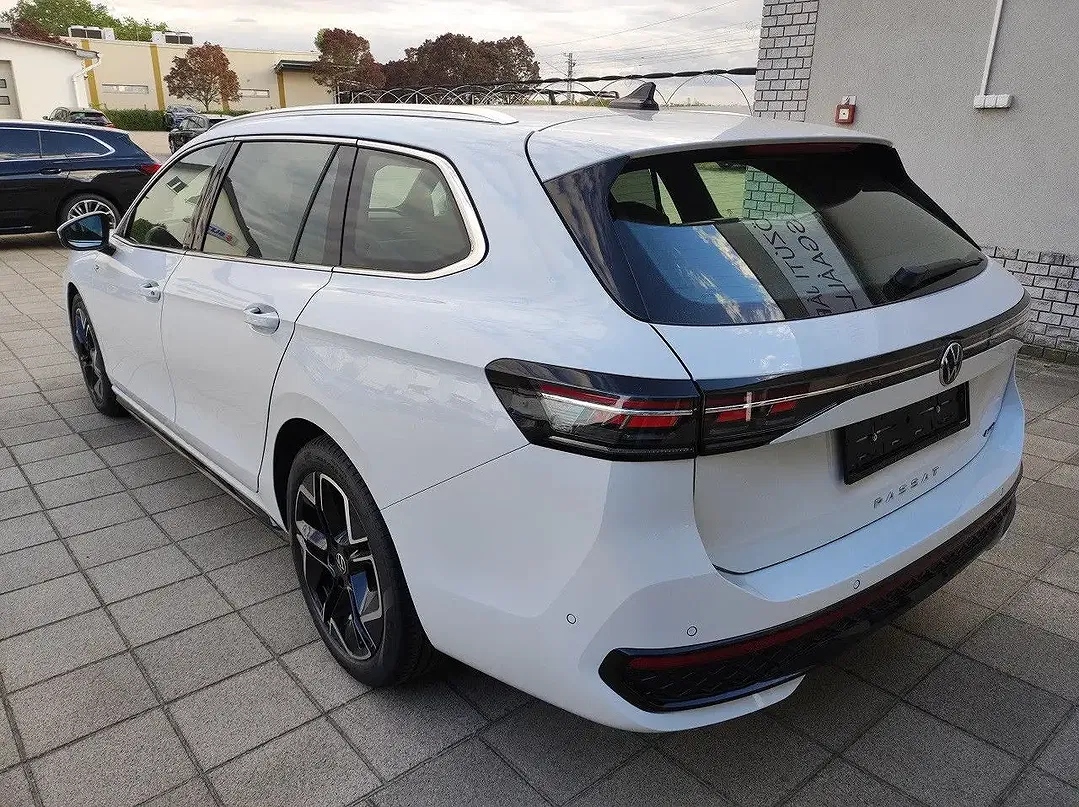 Volkswagen Passat Variant - Thumbnail 2
