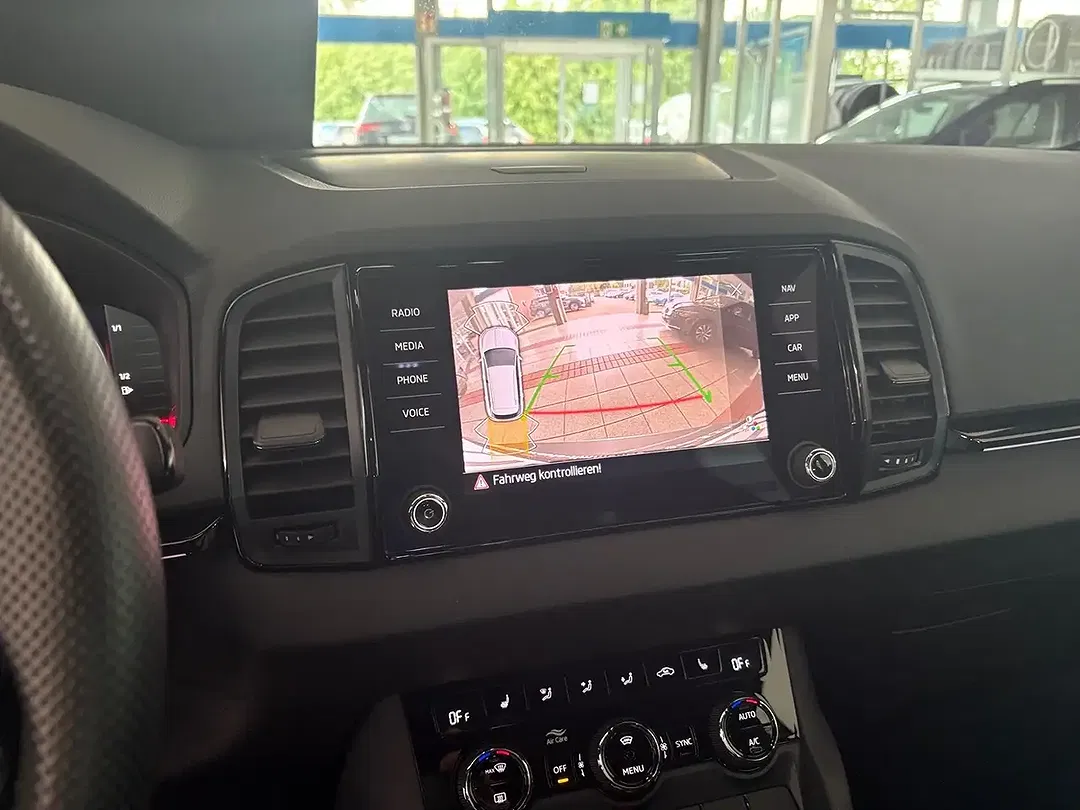 Skoda Karoq - Thumbnail 12