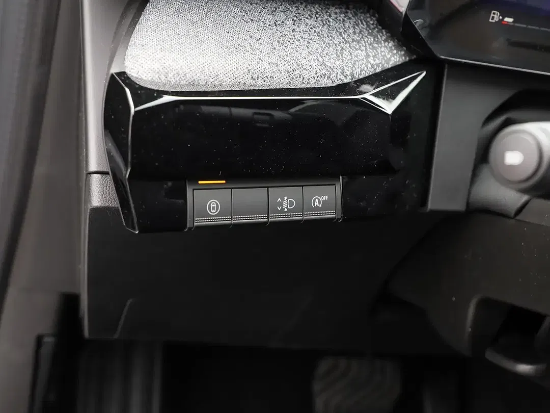 Renault Clio - Thumbnail 14