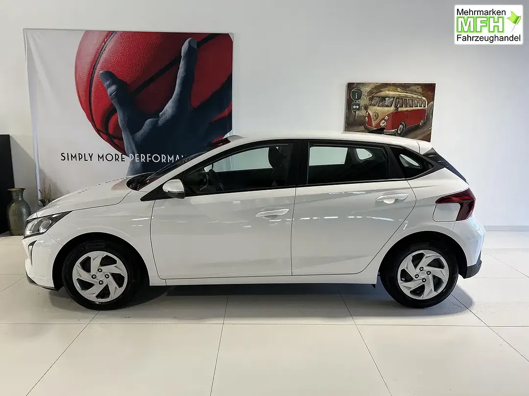 Hyundai i20 - Thumbnail 3
