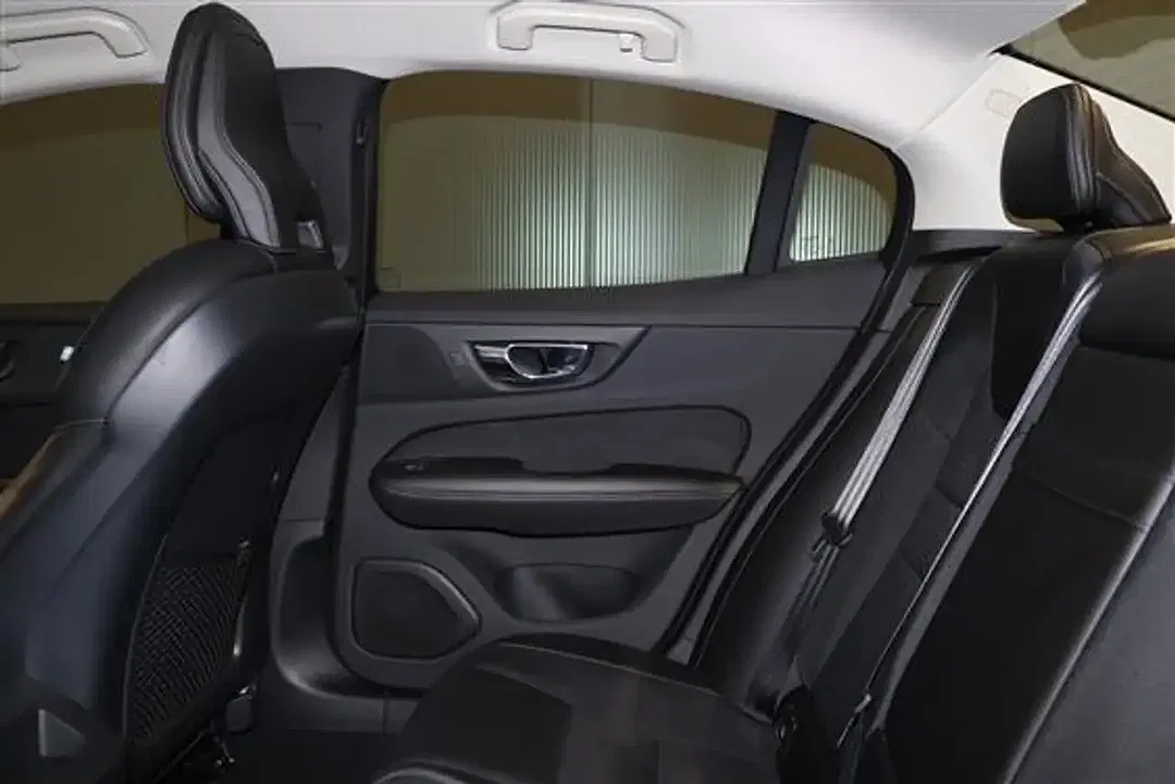 Volvo S60 - Thumbnail 4