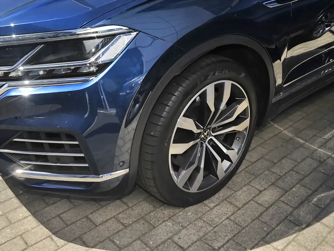 Volkswagen Touareg - Thumbnail 5