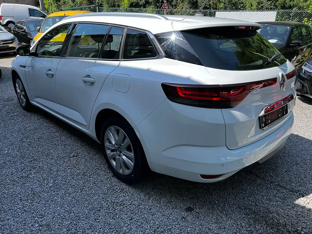 Renault Megane E-Tech - Thumbnail 5