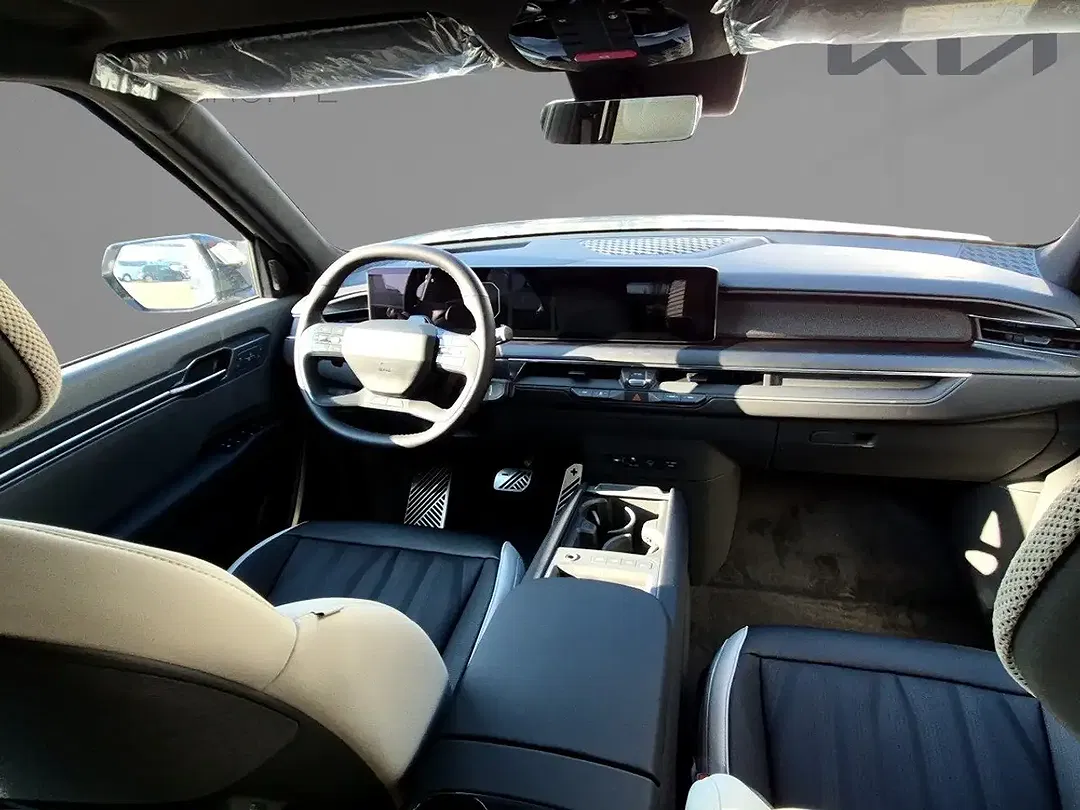 Kia EV9 - Thumbnail 8
