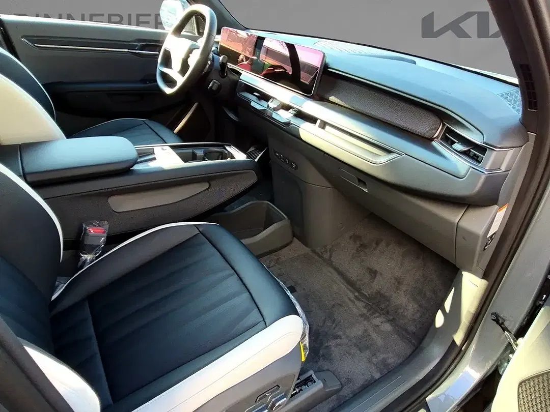 Kia EV9 - Thumbnail 9