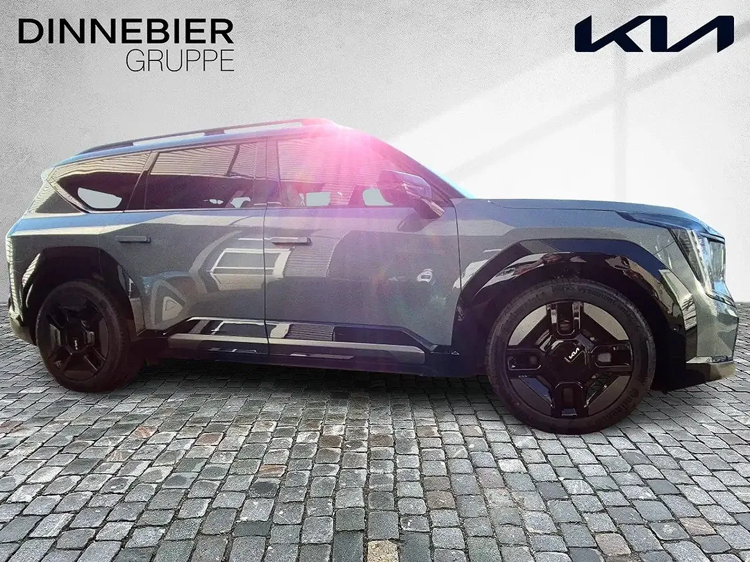 Kia EV9 - Thumbnail 4