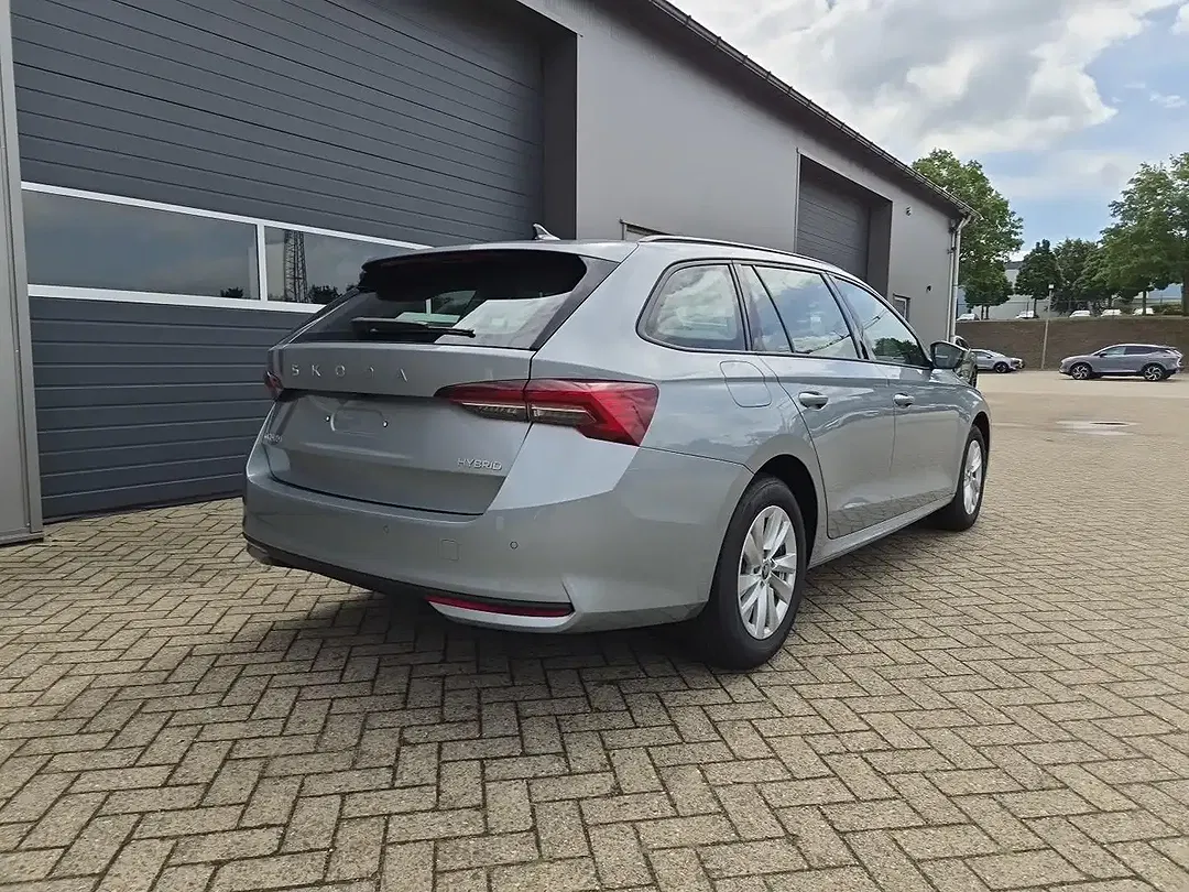 Skoda Octavia - Thumbnail 5