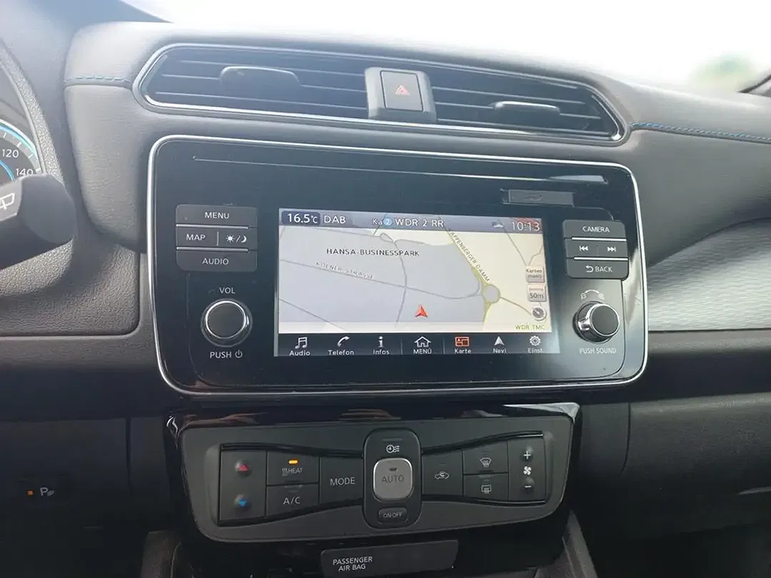 Nissan Leaf - Thumbnail 9