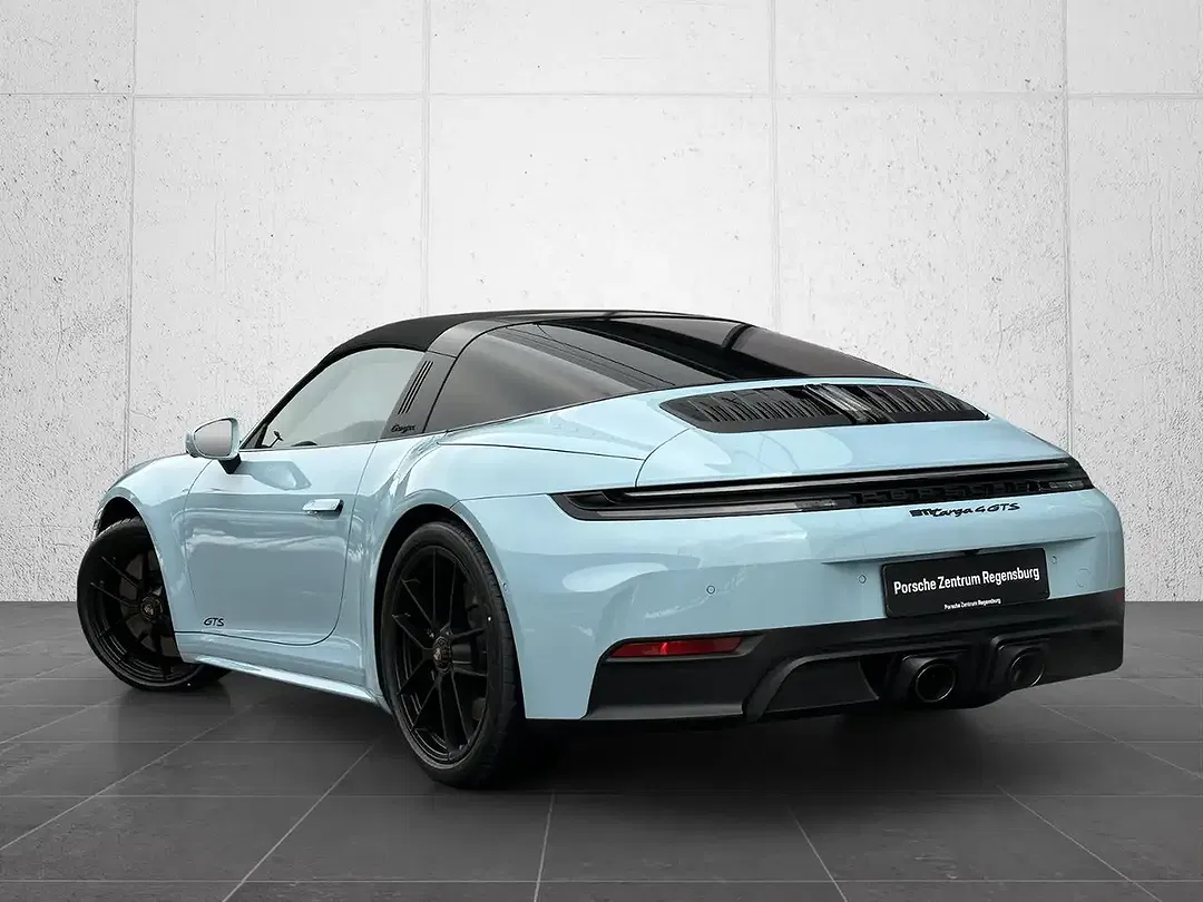 Porsche 992 - Thumbnail 3