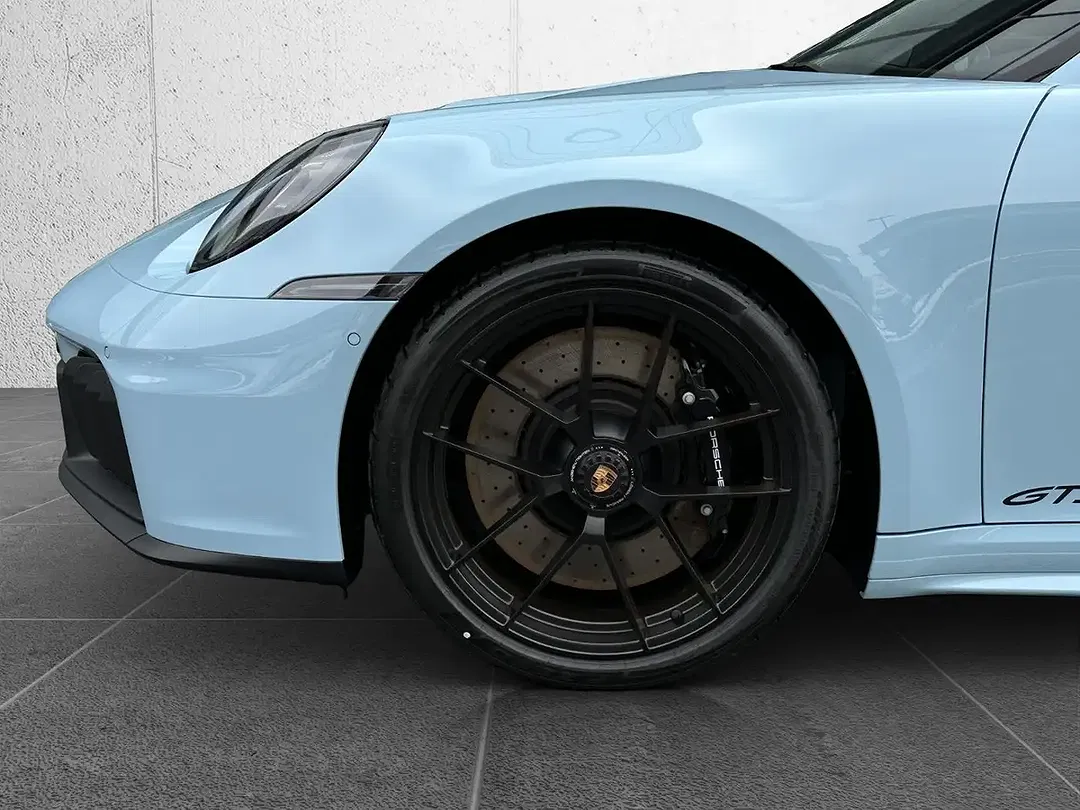 Porsche 992 - Thumbnail 6