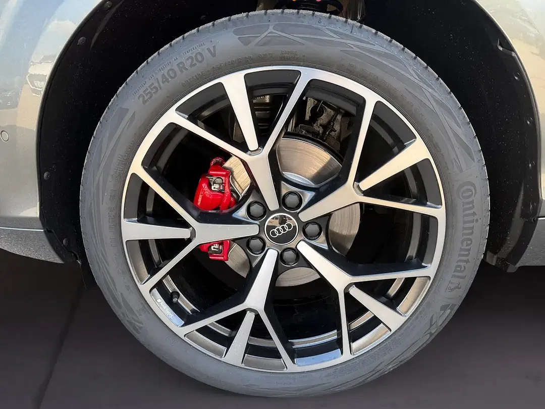 Audi Q3 - Thumbnail 6