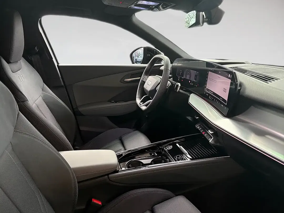 Audi Q3 - Thumbnail 9