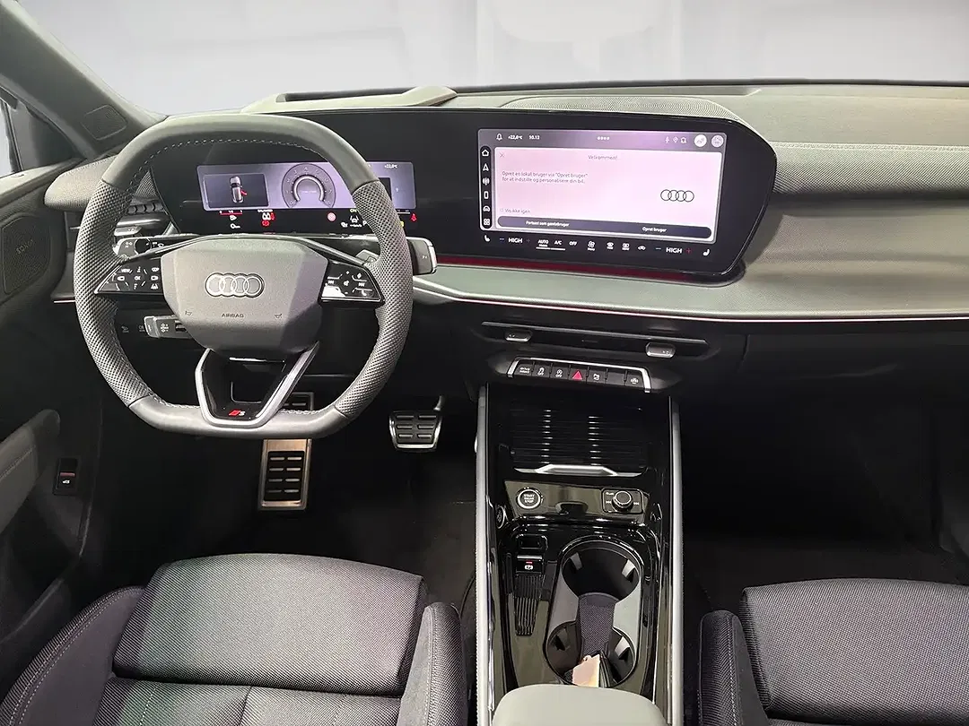 Audi Q3 - Thumbnail 11