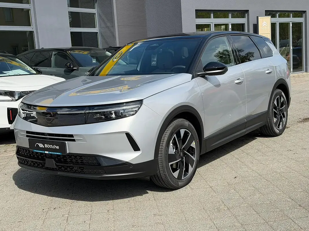 Opel Grandland - Thumbnail 2