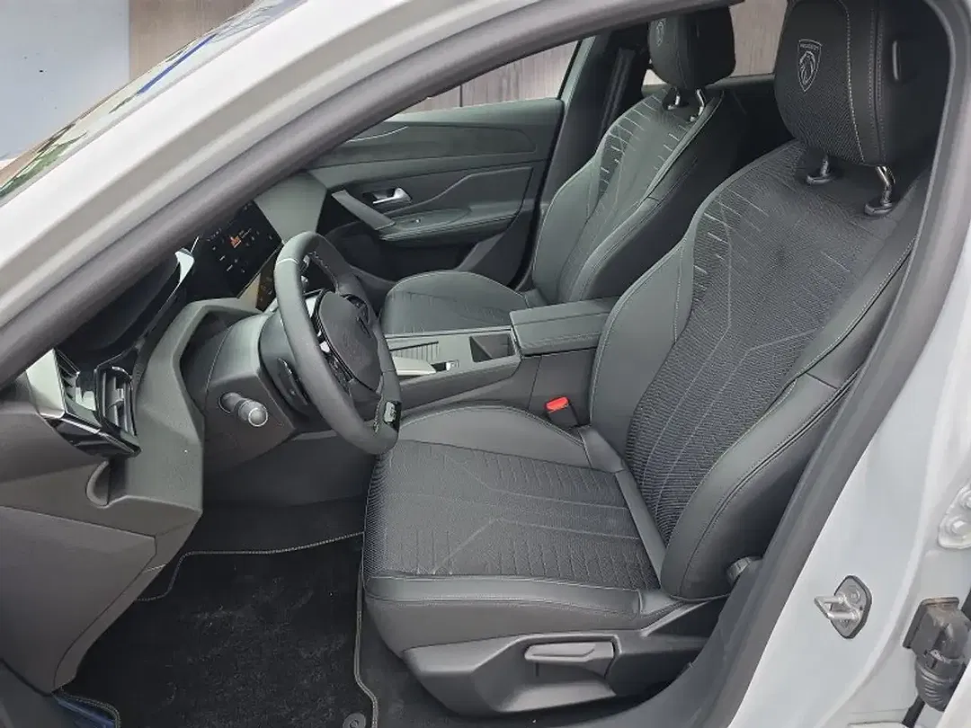 Peugeot 308 - Thumbnail 9