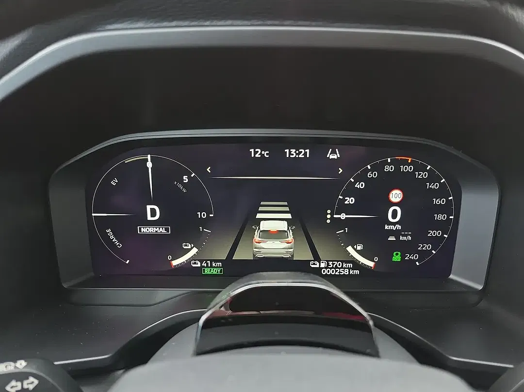 Mitsubishi Outlander - Thumbnail 22