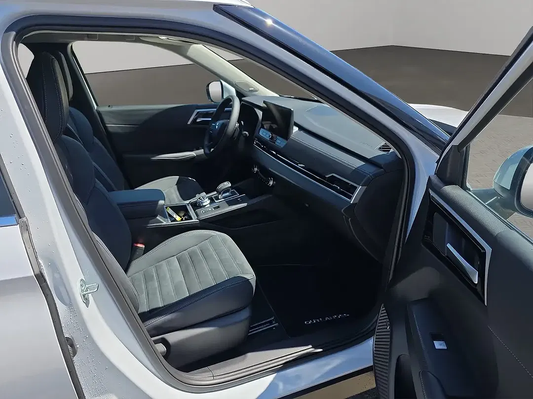 Mitsubishi Outlander - Thumbnail 8
