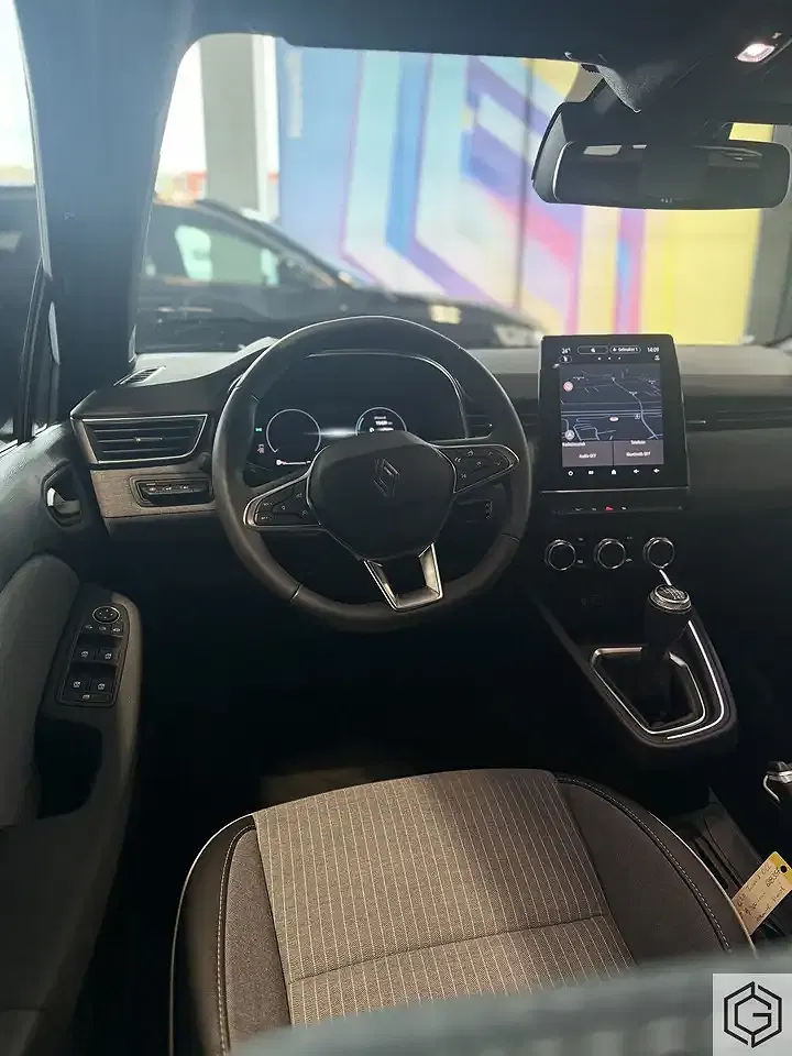 Renault Clio - Thumbnail 5