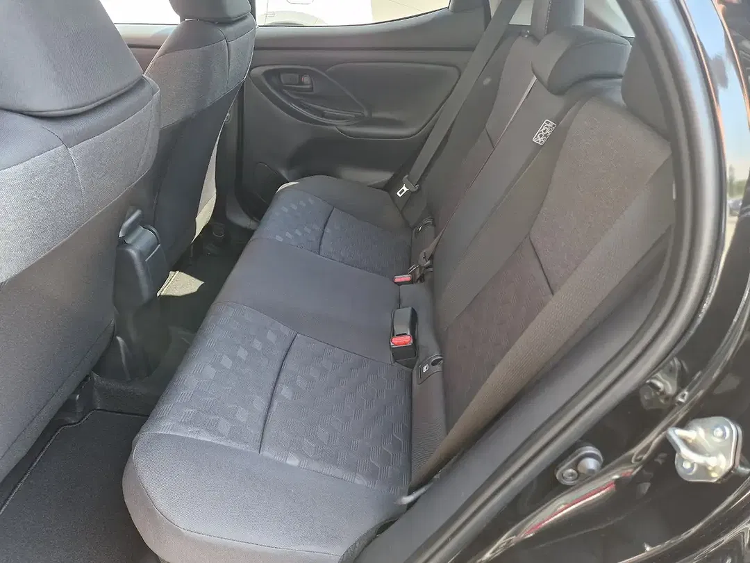 Toyota Yaris - Thumbnail 9