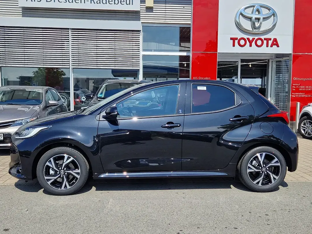 Toyota Yaris - Thumbnail 4