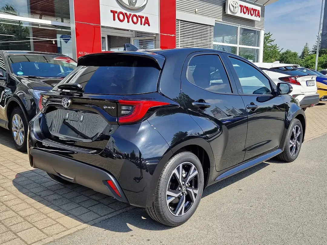 Toyota Yaris - Thumbnail 5