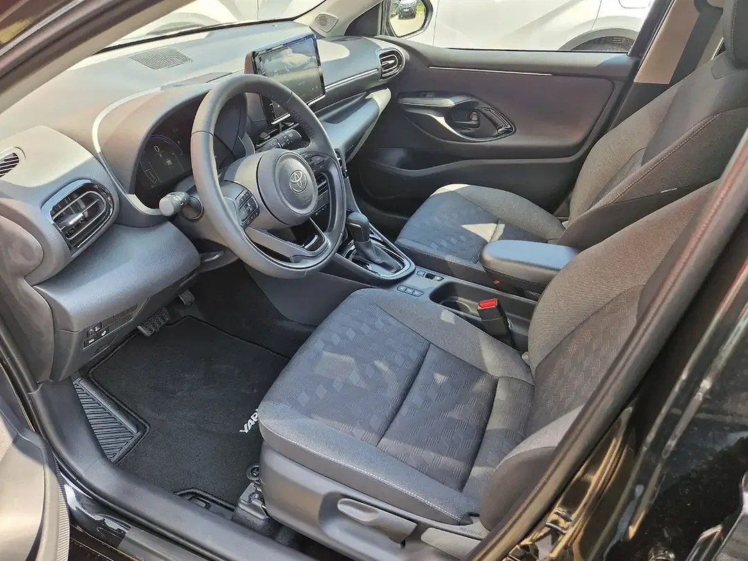 Toyota Yaris - Thumbnail 7