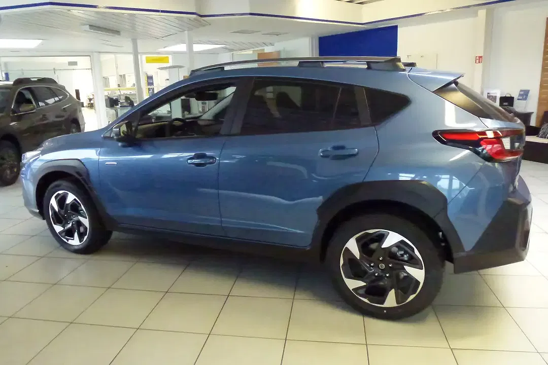 Subaru Crosstrek - Thumbnail 4