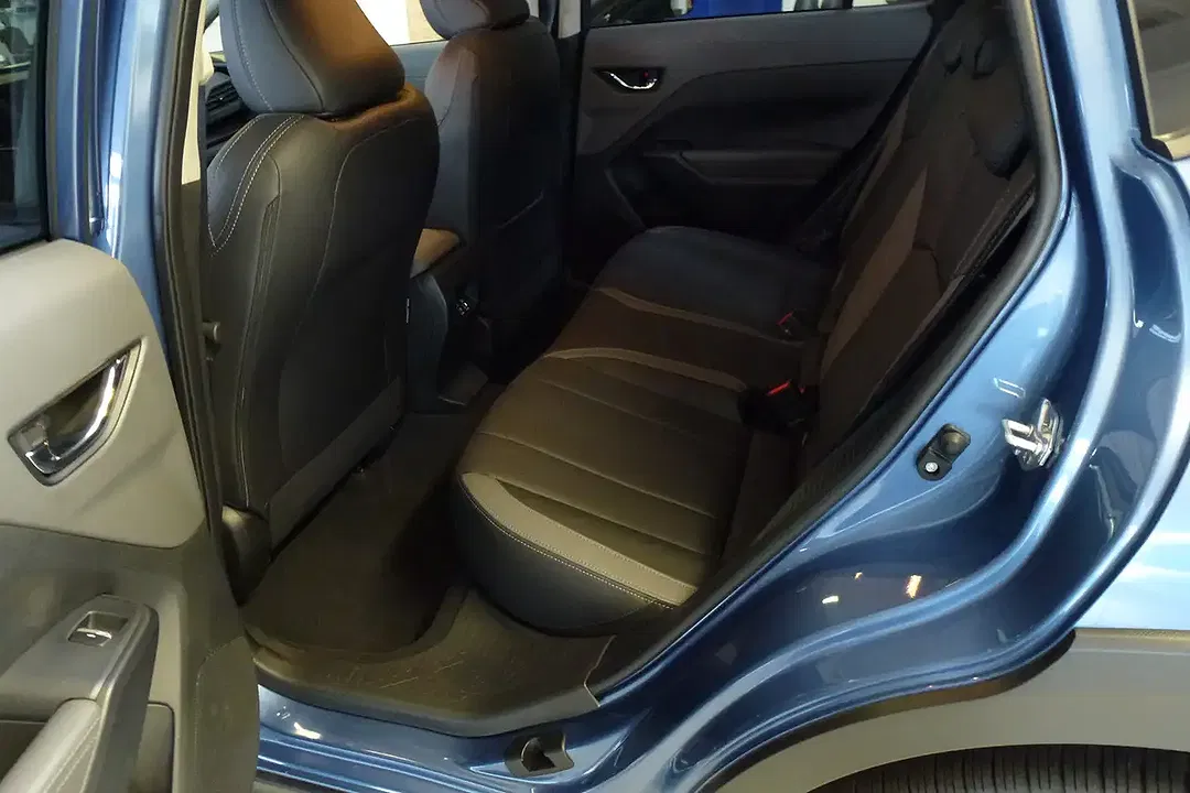 Subaru Crosstrek - Thumbnail 8
