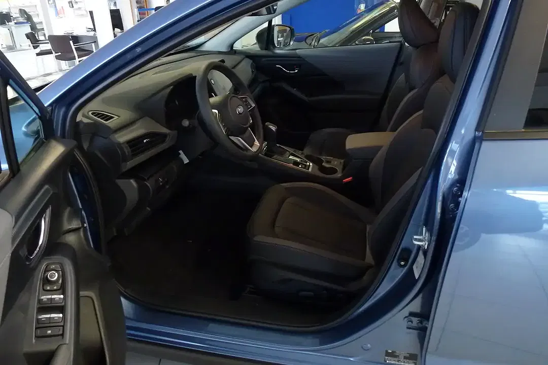 Subaru Crosstrek - Thumbnail 9
