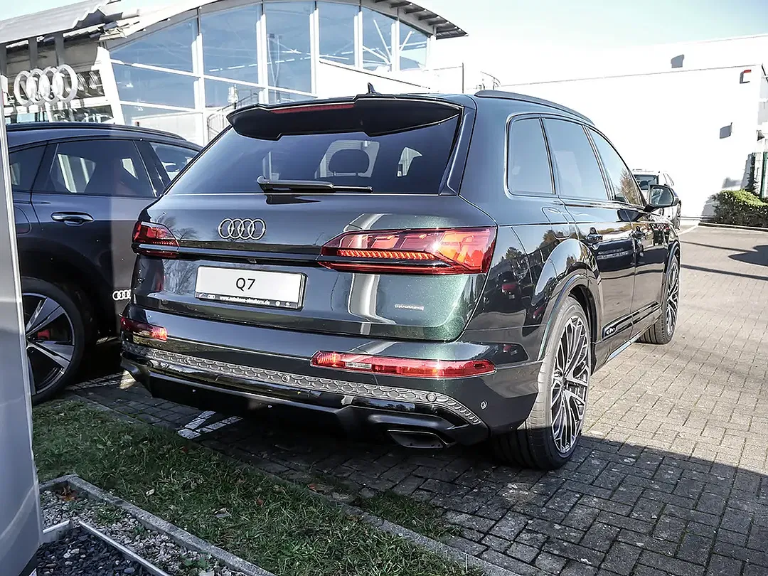 Audi Q7 - Thumbnail 4