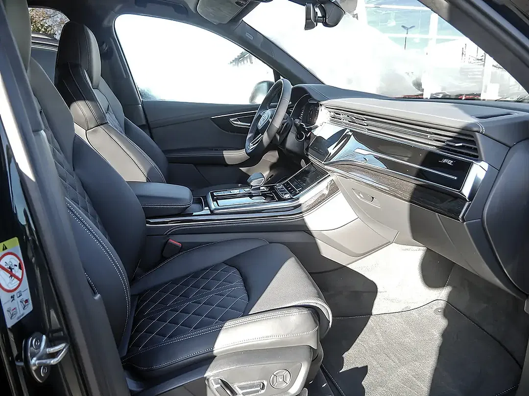 Audi Q7 - Thumbnail 6