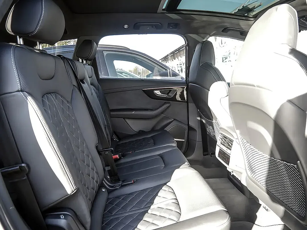 Audi Q7 - Thumbnail 7