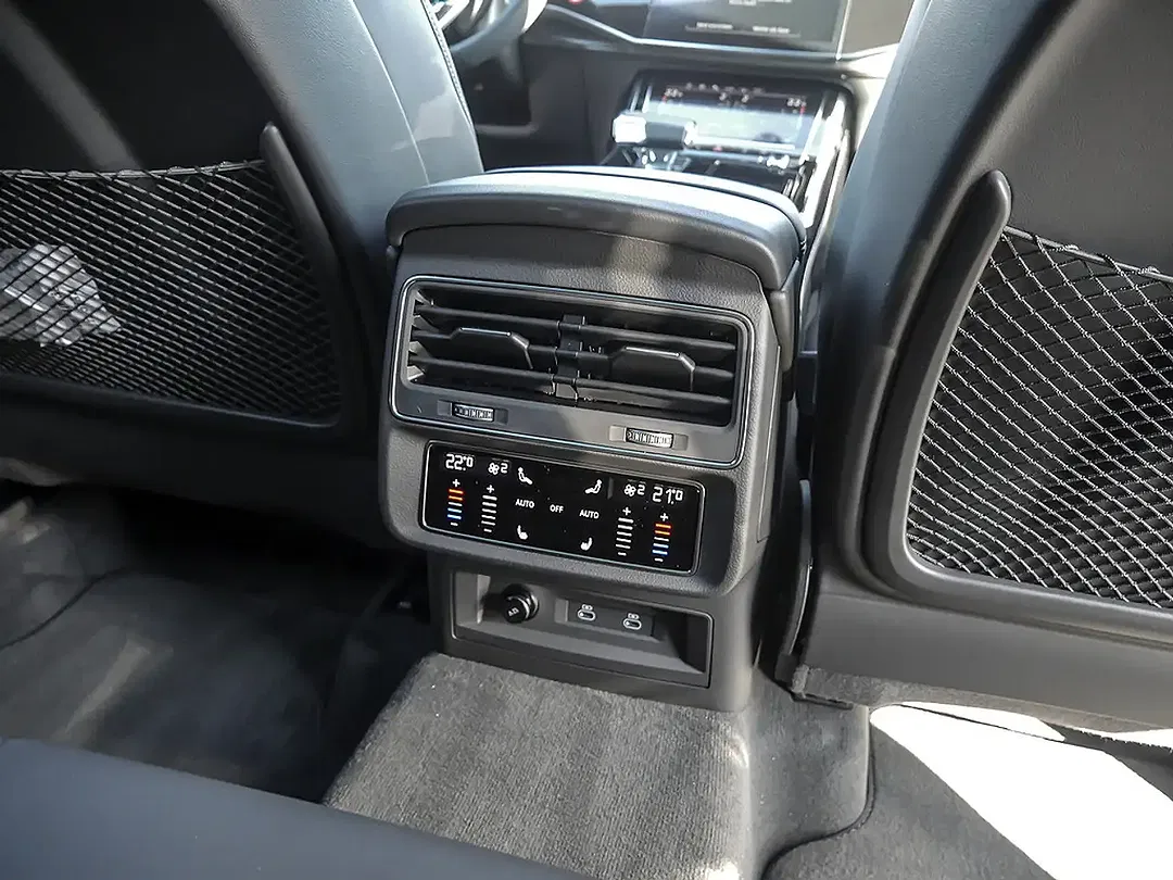 Audi Q7 - Thumbnail 9