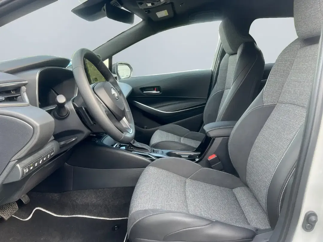 Toyota Corolla - Thumbnail 3