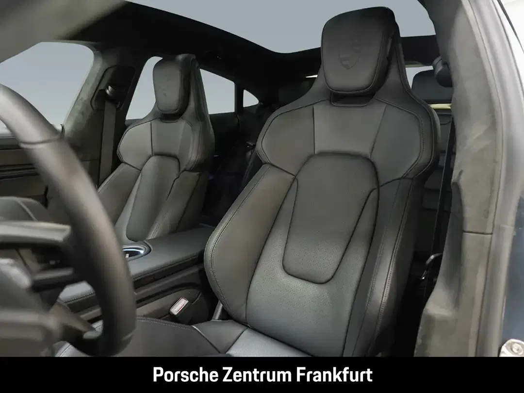 Porsche Taycan - Thumbnail 12