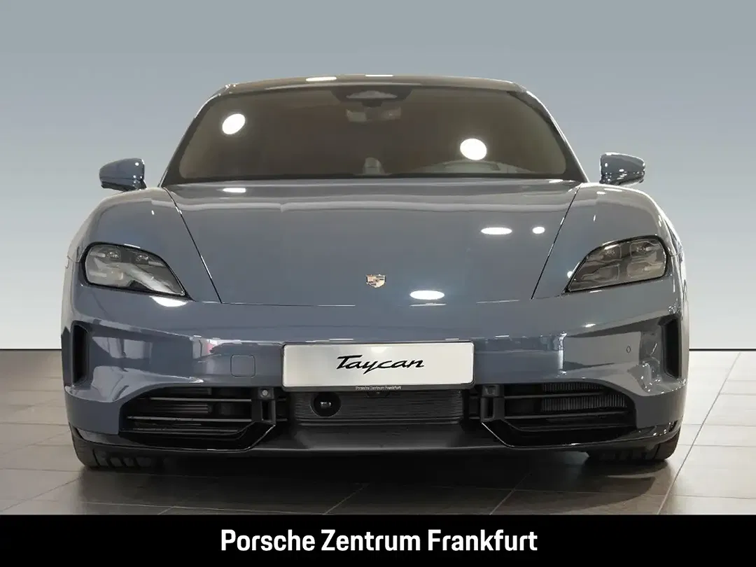 Porsche Taycan - Thumbnail 4