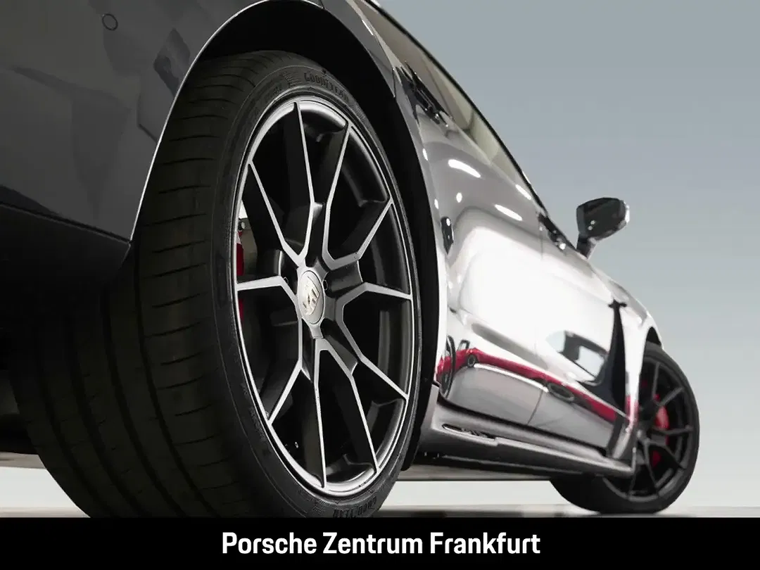 Porsche Taycan - Thumbnail 6