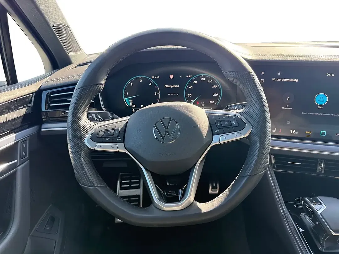 Volkswagen Touareg - Thumbnail 13