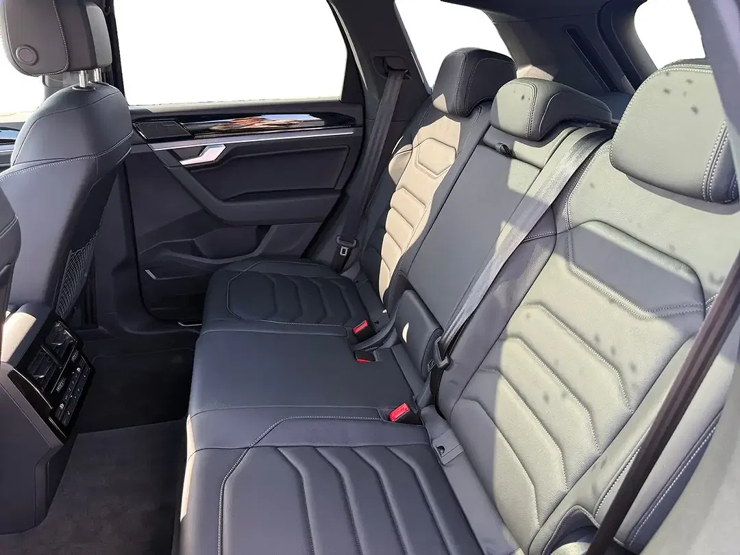 Volkswagen Touareg - Thumbnail 9