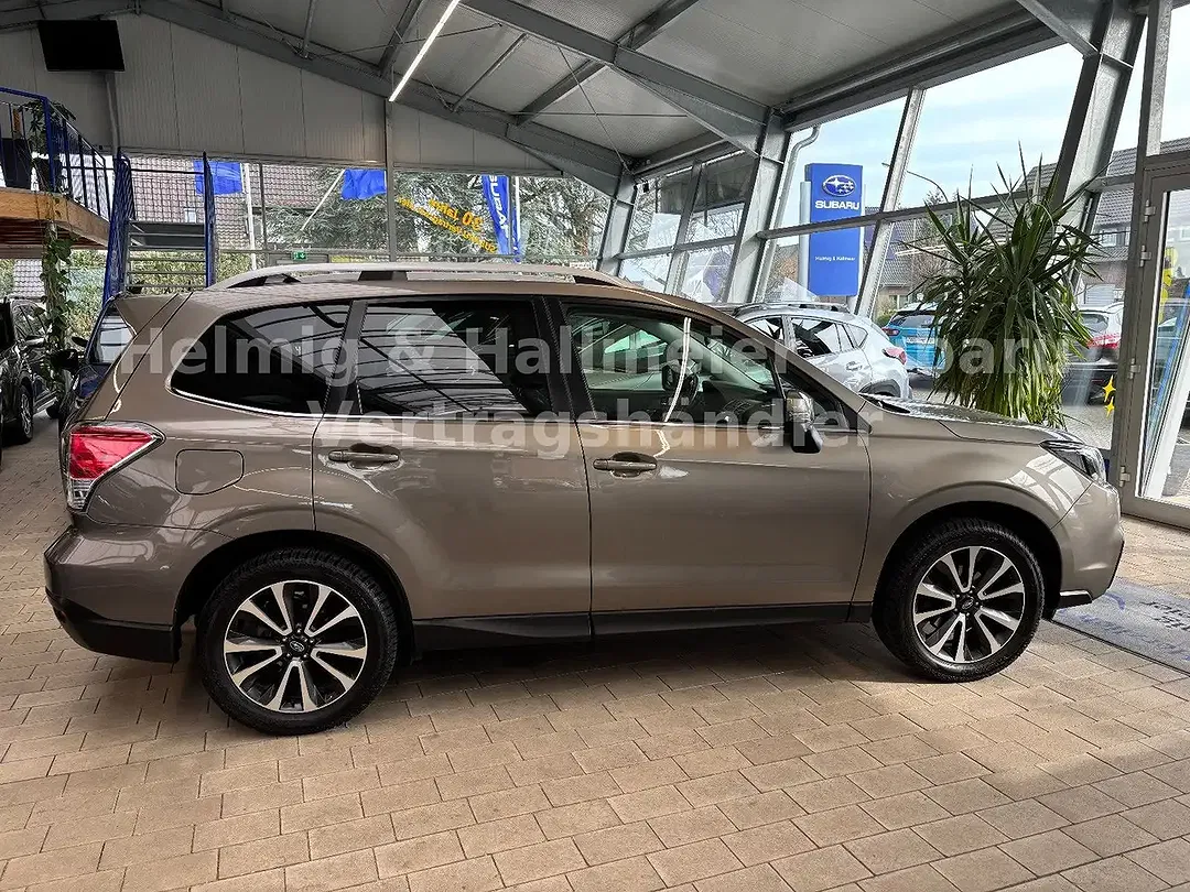 Subaru Forester - Thumbnail 3