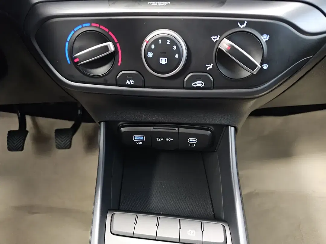Hyundai i20 - Thumbnail 11