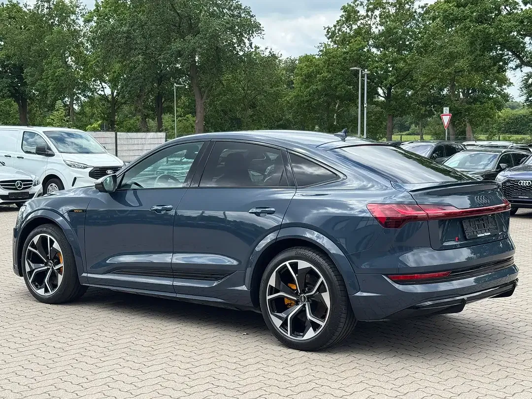 Audi e-tron - Thumbnail 4