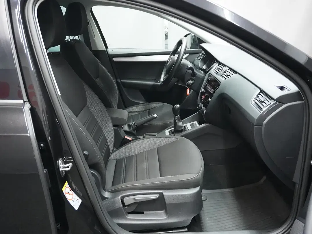 Skoda Octavia - Thumbnail 8