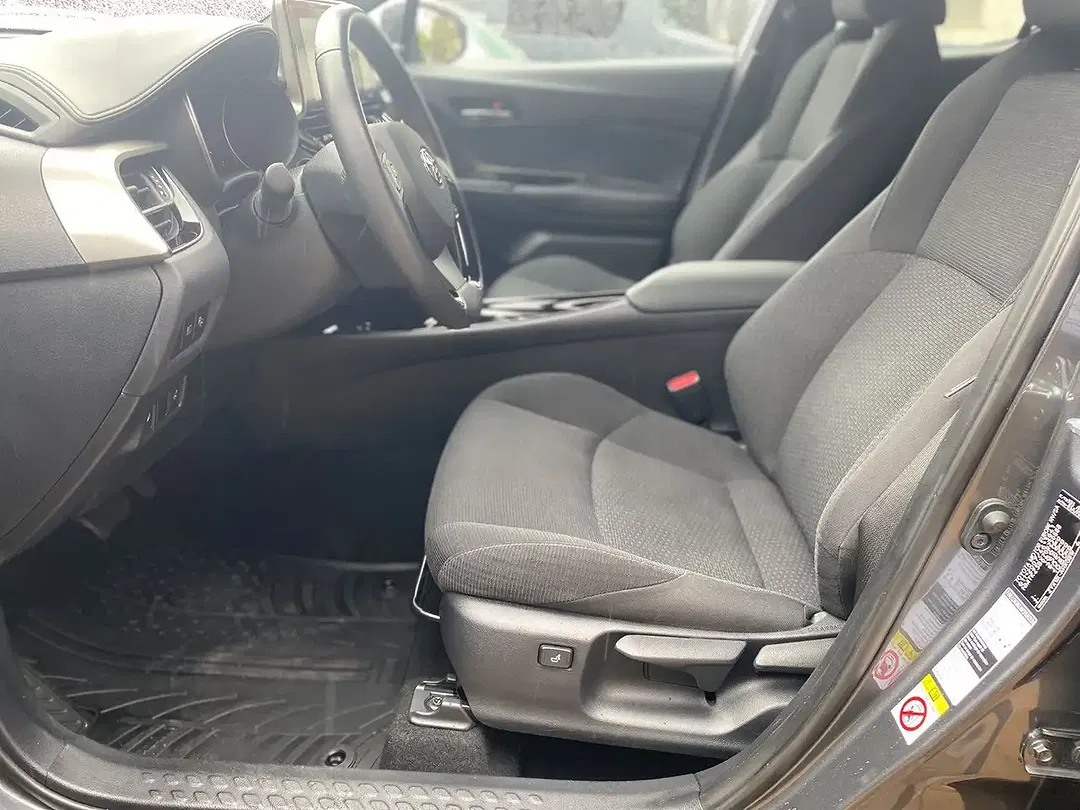 Toyota C-HR - Thumbnail 12