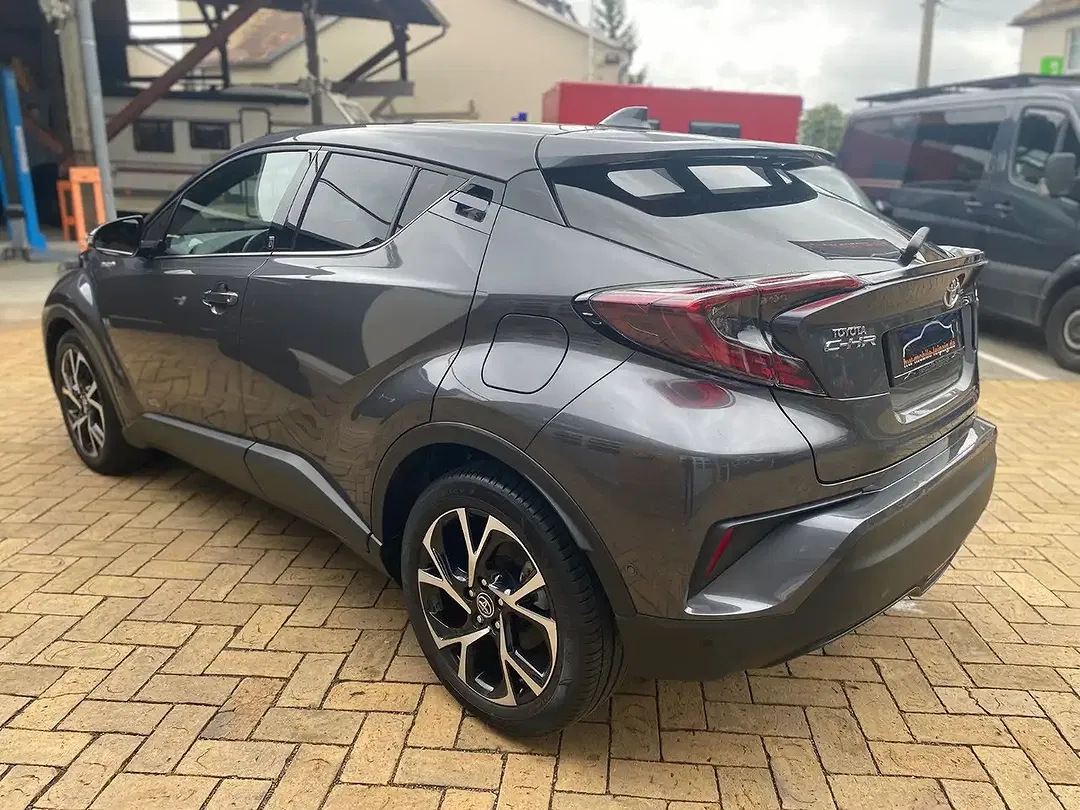 Toyota C-HR - Thumbnail 2