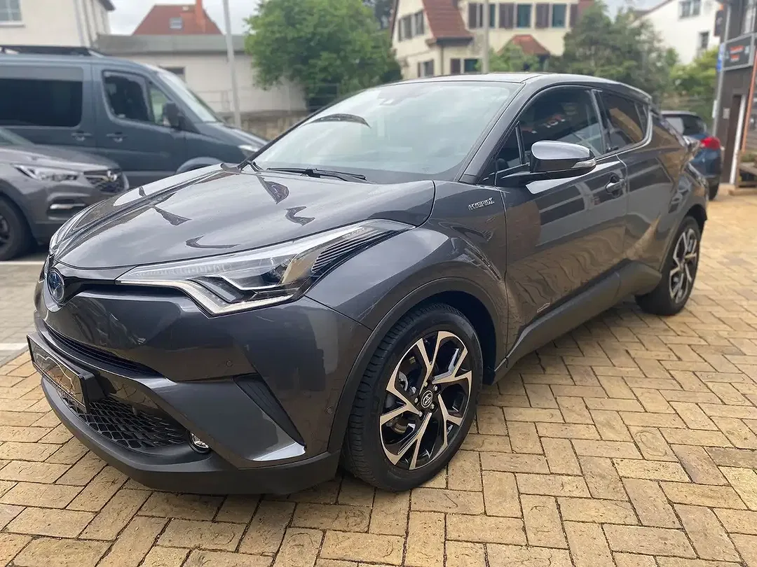 Toyota C-HR - Thumbnail 3