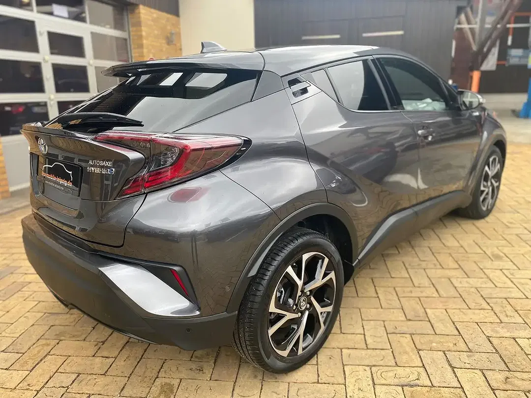 Toyota C-HR - Thumbnail 4