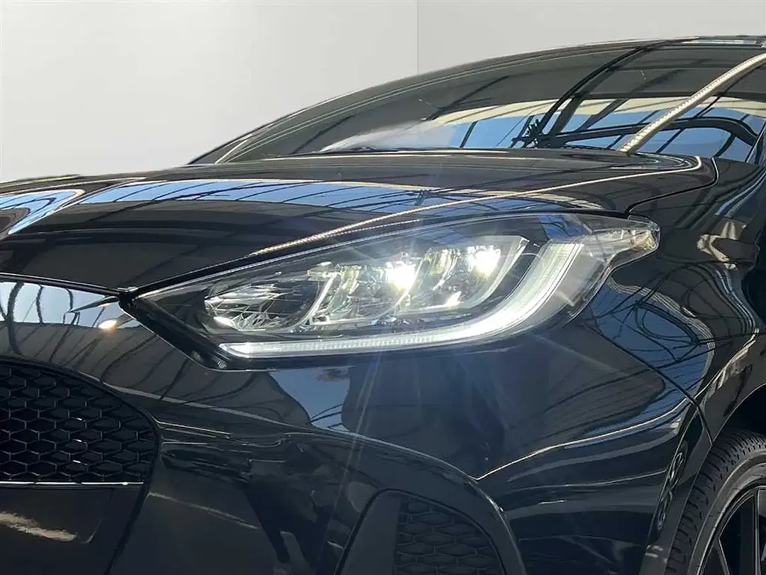 Mazda 2 - Thumbnail 7